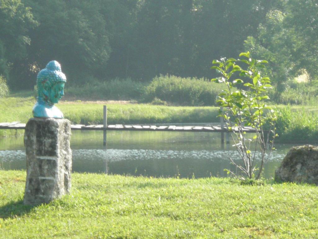 Domaine Du Moulin De L'Etang Bed & Breakfast Châtillon-sur-Marne Стая снимка